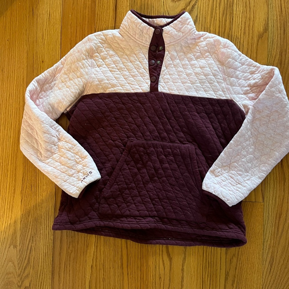 Orvis Quilted Pullover Sweatshirt in Light Pink and Burgundy